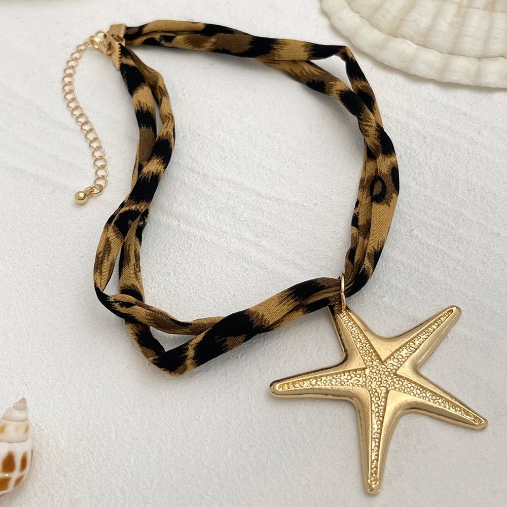 Gold Starfish Pendant Choker Necklace